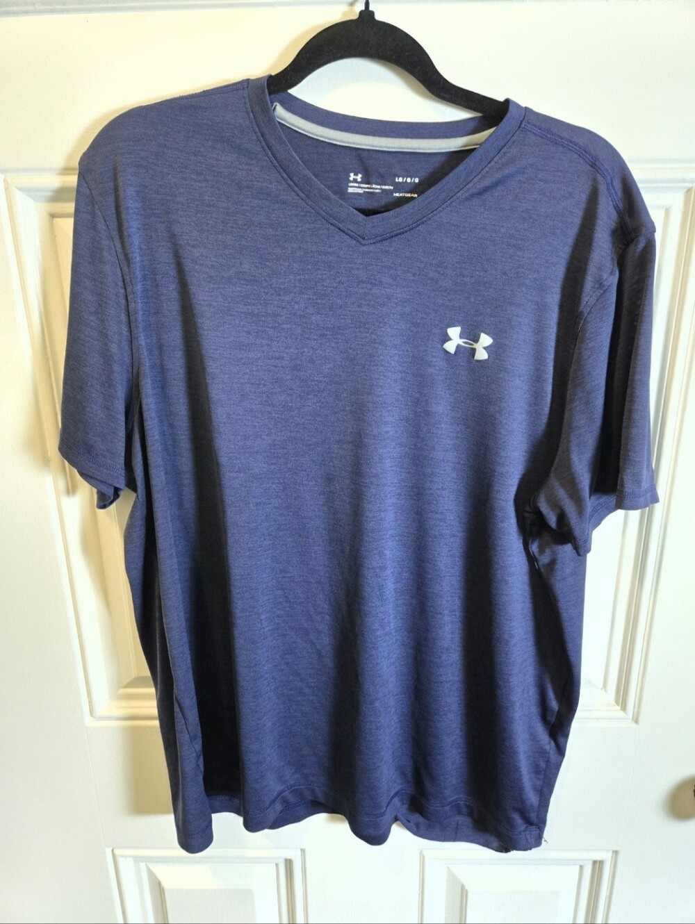 Under Armour HeatGear V Neck Athletic Tee Large Blue Loose Fit Moisture Wicking